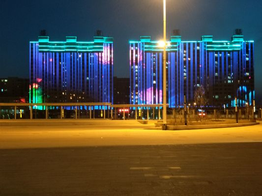 100mm Pixel Pitch Full Color Flexible LED Mesh Screen for Hanging Installation and Outdoor Advertising